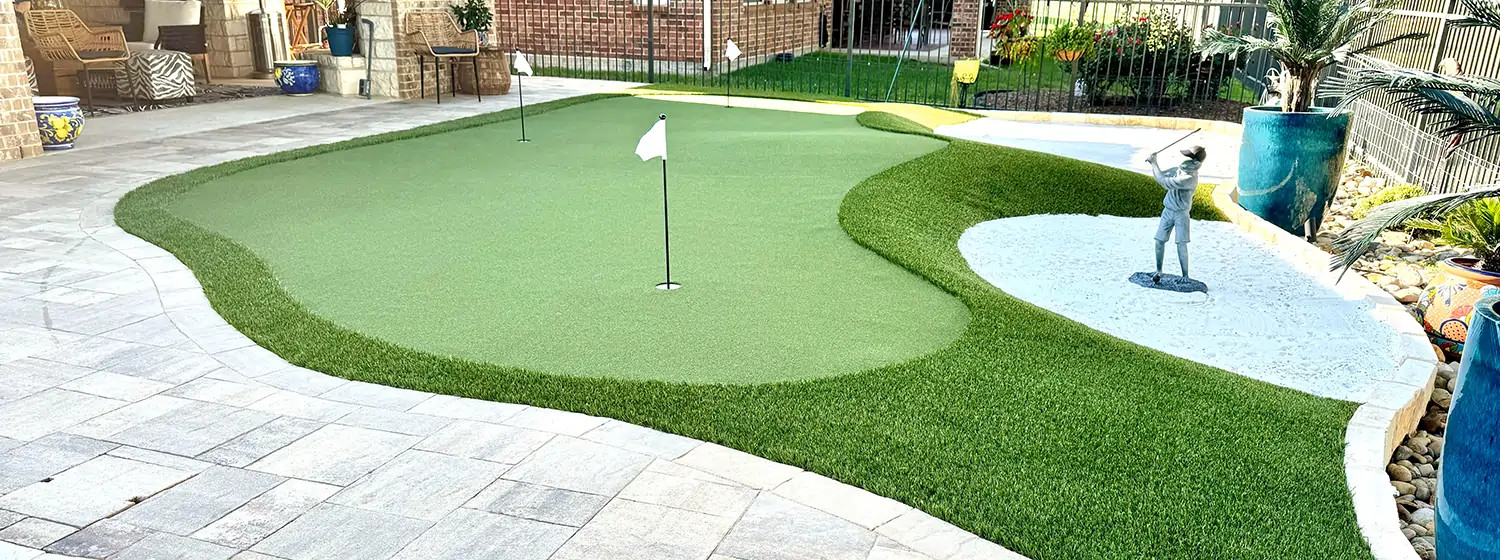 Artificial grass putting green from SYNLawn